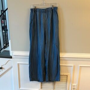 Carlson wide leg flowing Chambray Pant size medium